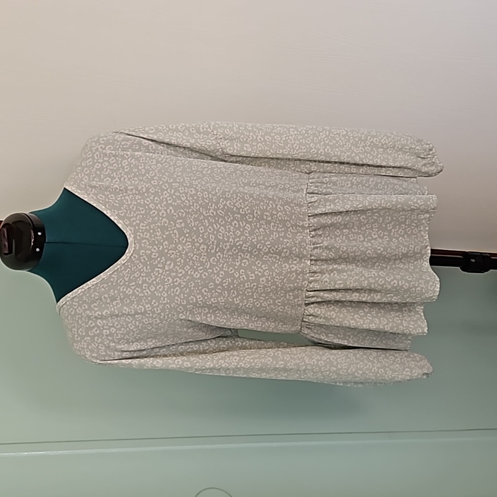 Drop sleeve Peplum style top